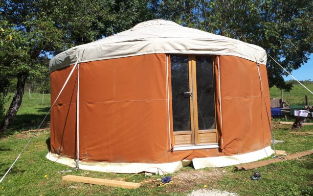grande yourte jura camping